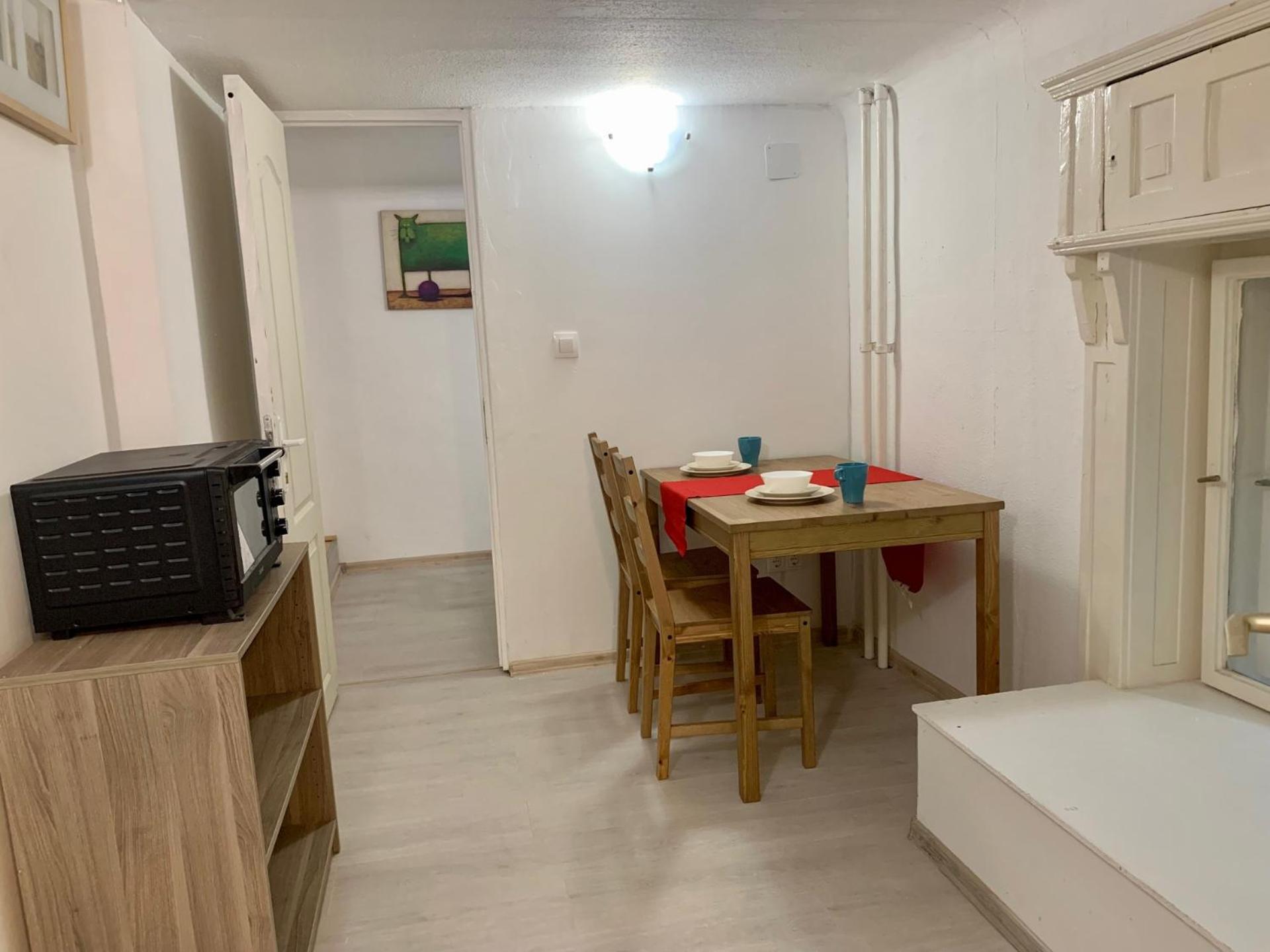 Liszt Ferenc Long-term Budget Apartment Budapest